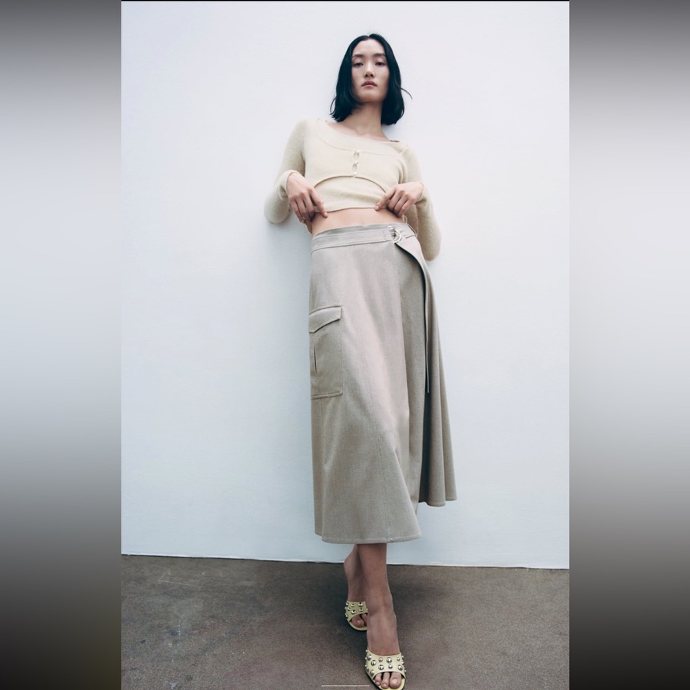 Zara Women’s Midi Cargo Skirt